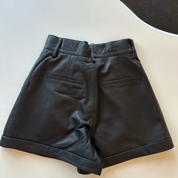 remain birger christensen pleated black leather high waisted shorts - Picture 4 of 6